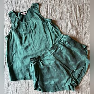 Lunya Washable Silk Tulip Back Set - top and shorts